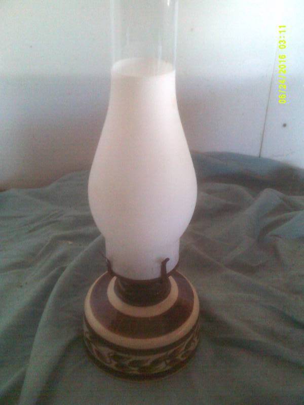 VINTAGE OIL LAMP