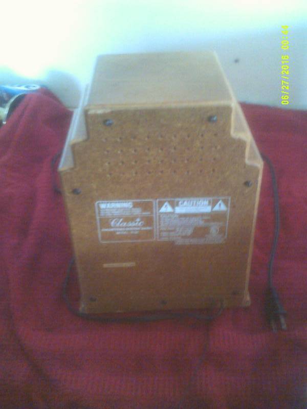 CLASSIC COLLECTOR RADIO