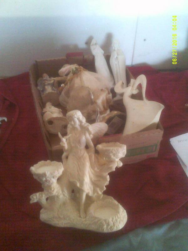 ANGELS AND OTHER RELIGOUSE FIGURENES