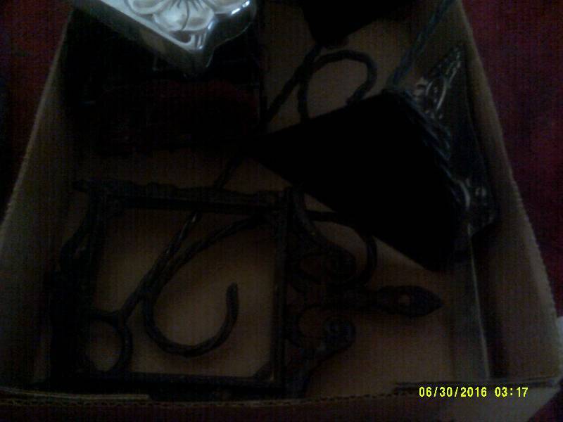COLLECTIBLE METAL WEAR