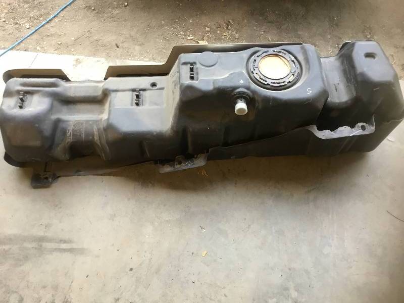 lot 15 image: New Gas Tank for a 2015 Crew Cab 66 box - Duramax Model 36DSBSF