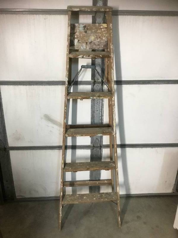 lot 48 image: 6 Wooden Ladder