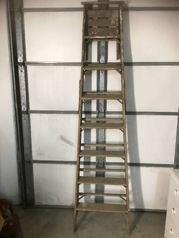 lot 49 image: 8 Foot Wooden Ladder
