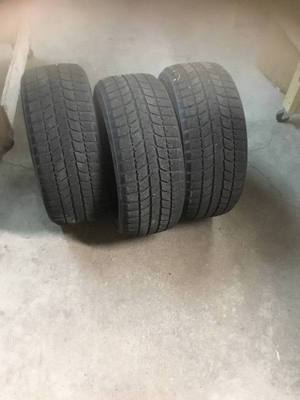 lot 57 image: Three Winter Tires - Bridge Stone - Blizzak - 22550R17  94T - Tubeless