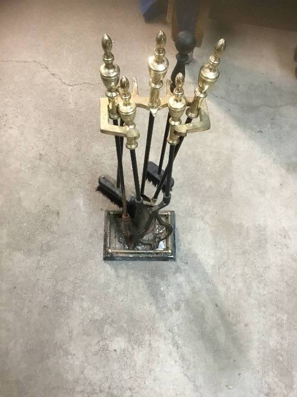 lot 104 image: Fire place accessories