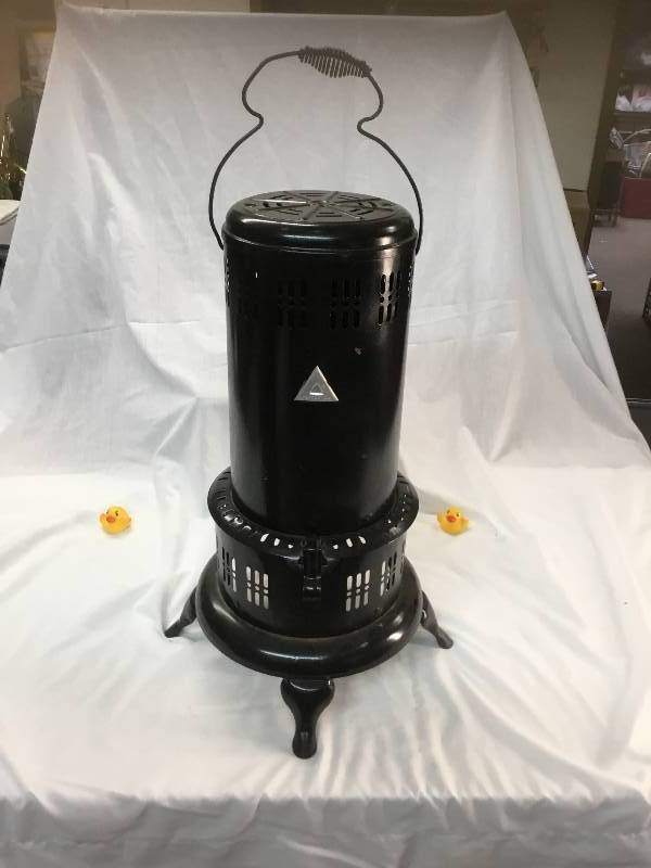 lot 105 image: Little fire stove black
