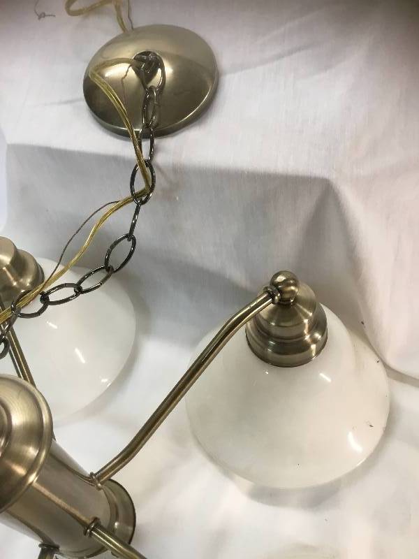 lot 106 image: Direct wire light with 5 globes