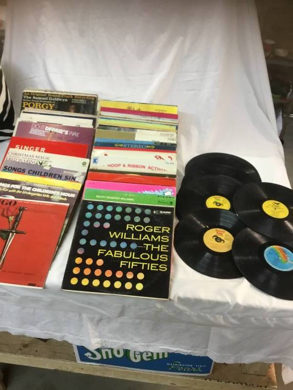 lot 81 image: 50 records LP 33 13 vinly
