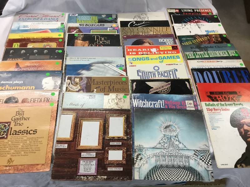 lot 110 image: 40 records LP 33 13 vinly
