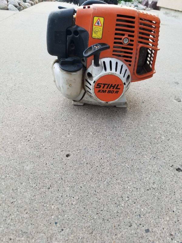 lot 9 image: Stihl KM 90 R - with power broom