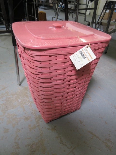 lot 901 image: LONGABERGER PINK HAMPER