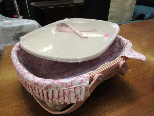 lot 902 image: AMERICAN CANCER SOCIETY BASKETS
