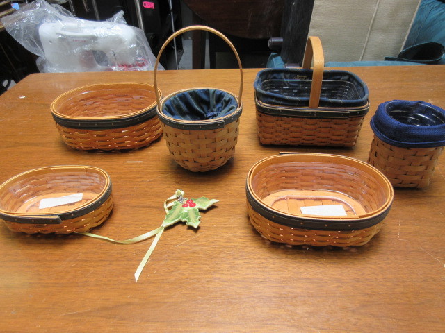 lot 929 image: BLUE AND NATURAL COLORED BASKETS