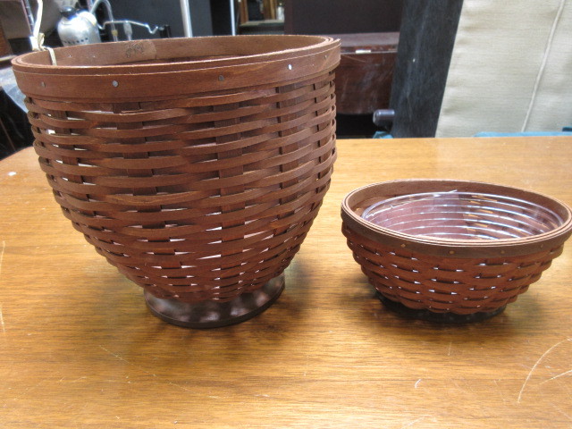 lot 935 image: NATURAL COLORED BASKETS