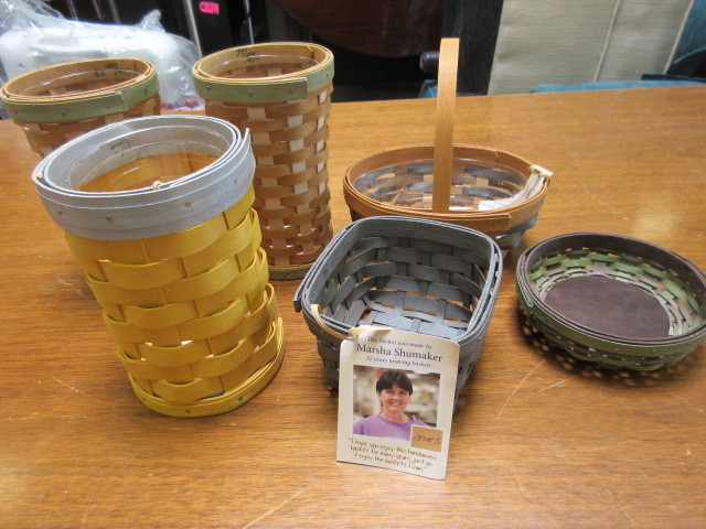 lot 937 image: NATURAL AND COLORED BASKETS