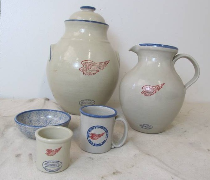lot 26 image: Nice Lot of Red wing Stoneware