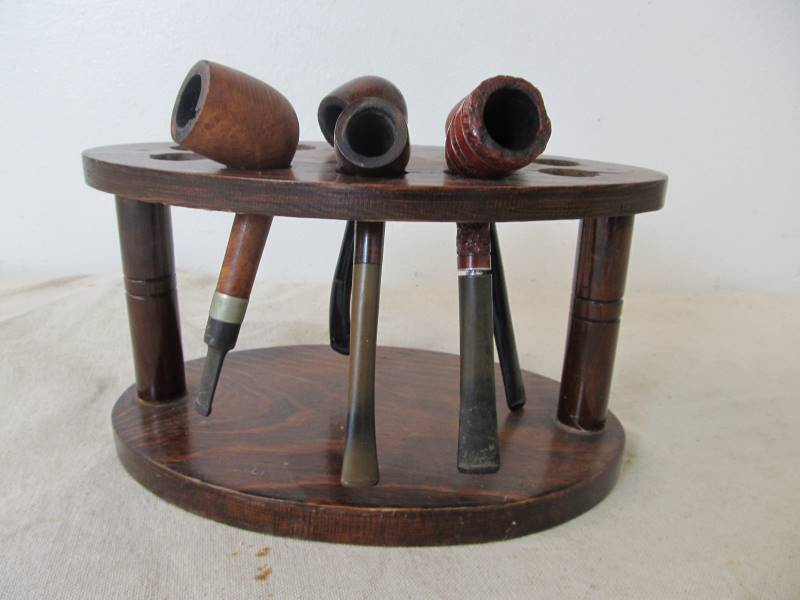 lot 31 image: Group of Vintage Pipes wPipe Holder
