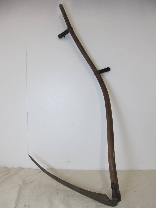 lot 35 image: Large Antique Hay Rake Threshing Implement