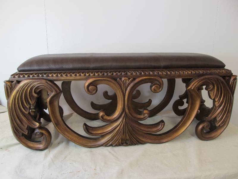 lot 39 image: BRAND NEW Ornate High End Padded Bench Seat