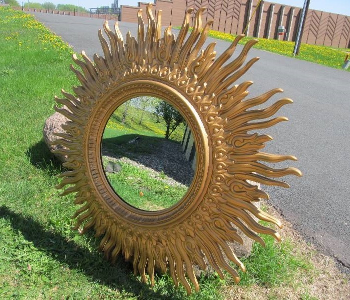 lot 46 image: LARGE Beautiful Vintage Sunburst Wall Mirror