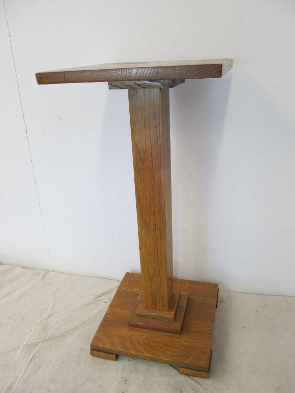 lot 51 image: Antique Solid Oak Pedestal Stand