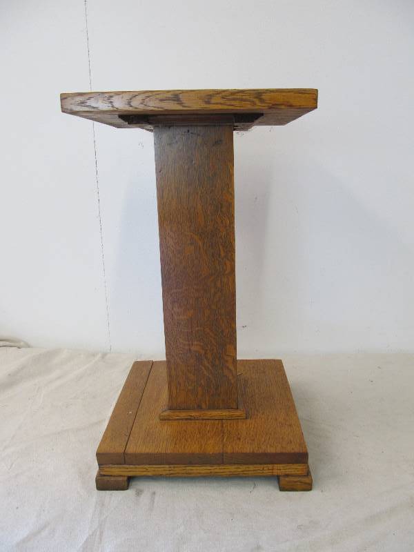 lot 52 image: Antique Solid Oak Pedestal Stand