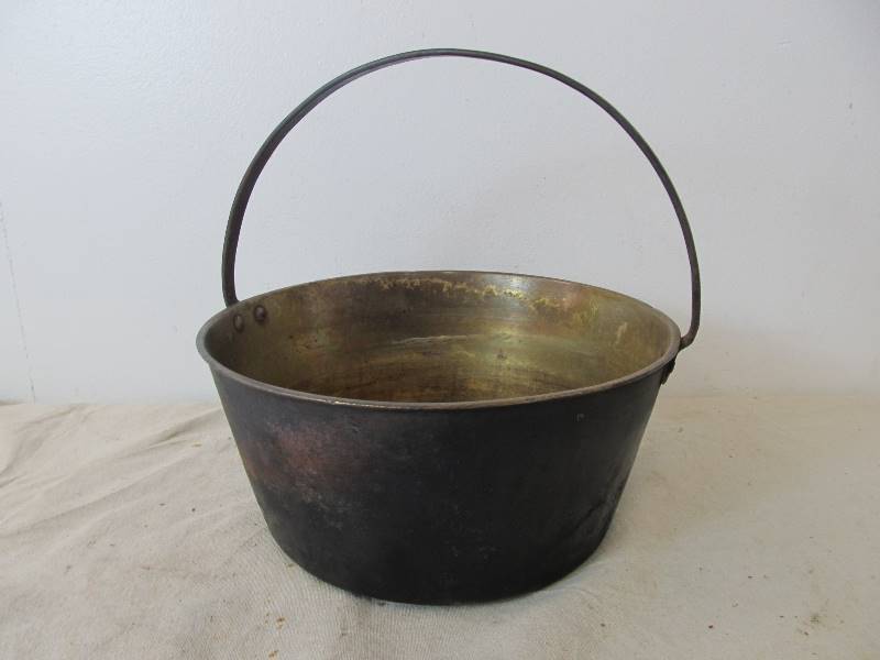 lot 64 image: Antique Solid Copper Kettle