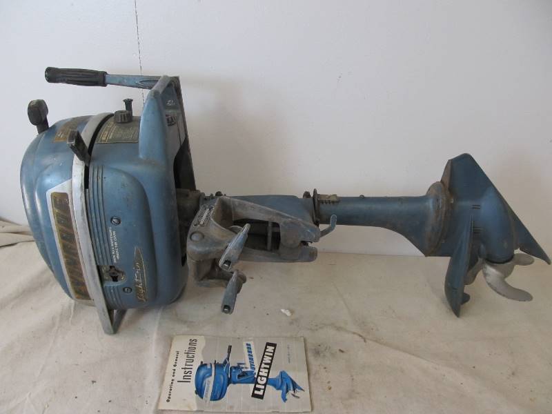 lot 67 image: Vintage 1950s EVINRUDE Lightwin 3hp Outboard Motor