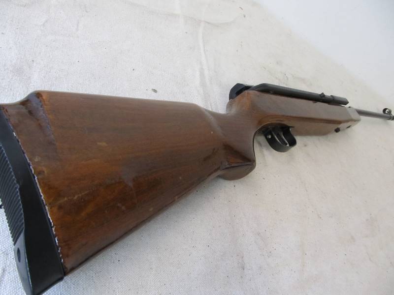 lot 69 image: Nice Vintage Side-Lever Air Rifle