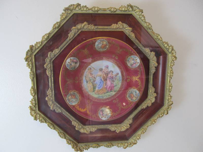 lot 81 image: Antique Victorian Porcelain Plate in Shadow Box