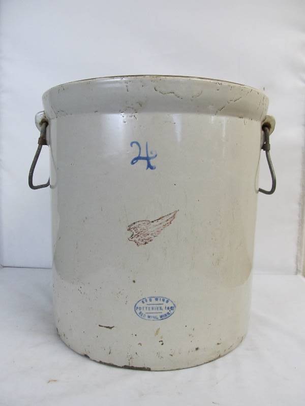 lot 121 image: Antique RED WINg 4 Gallon Stoneware Crock