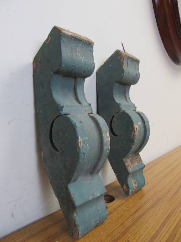 lot 123 image: Pair of Antique Painted Wood Architectural Porch BracketsCornices 