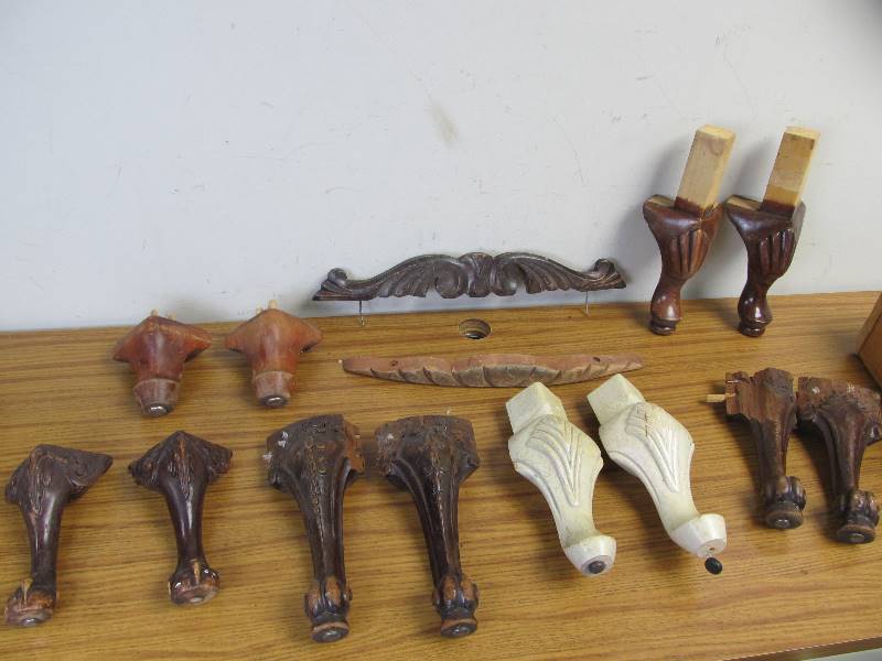 lot 124 image: Lot of Antique Furniture Legs etc