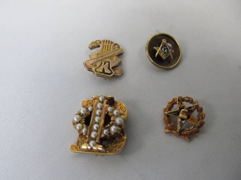 lot 178 image: Group of Vintage 14K Gold Fraternal Pins