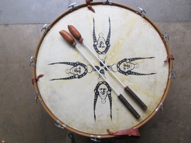 lot 146 image: Large Vintage Native American Animal Hide Drum 