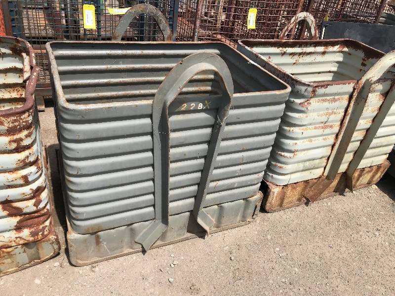 lot 208 image: Steel Bin