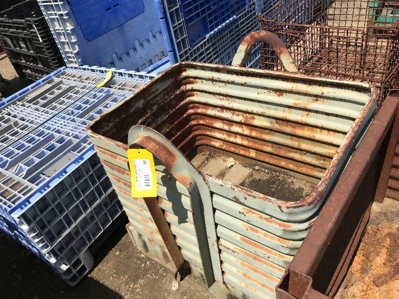 lot 209 image: Steel Bin