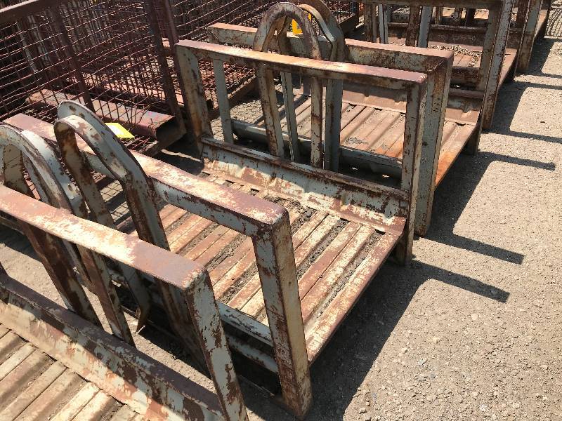 lot 172 image: Open Sided Steel Bin