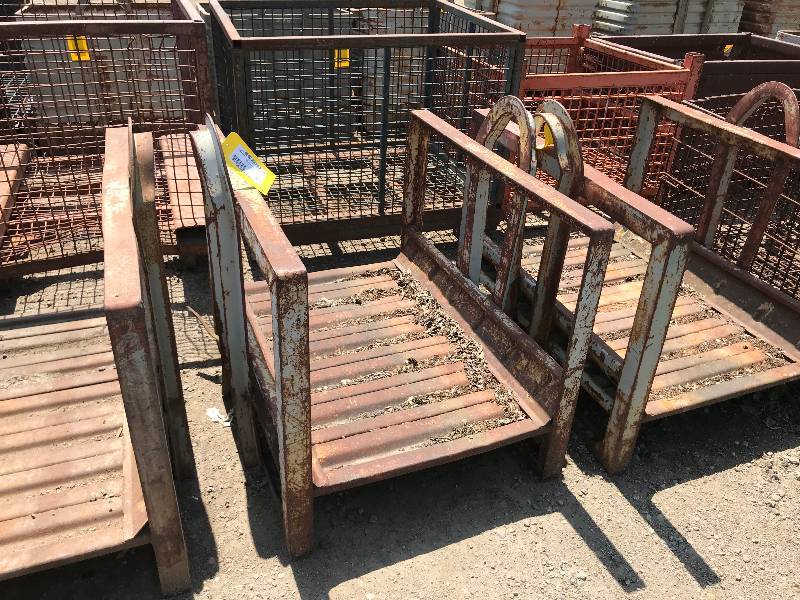 lot 217 image: Open Sided Steel Bin
