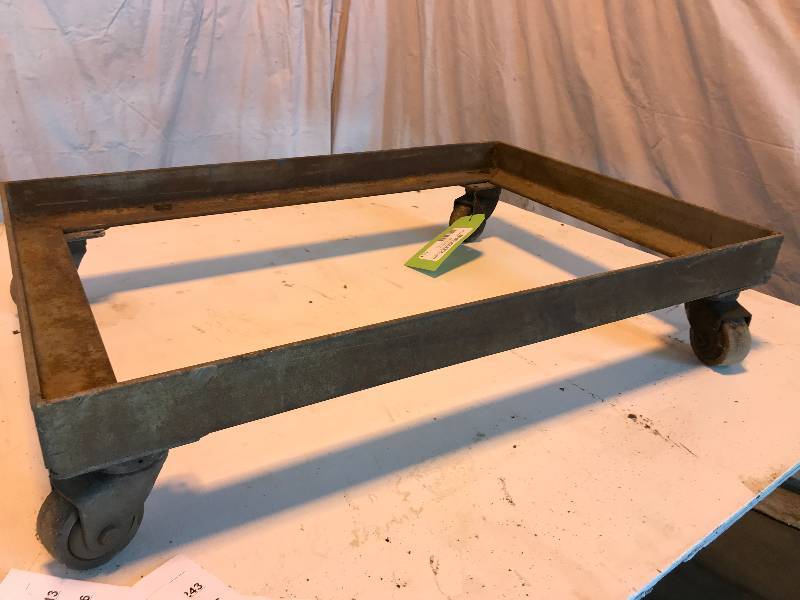 lot 301 image: Roller Cart