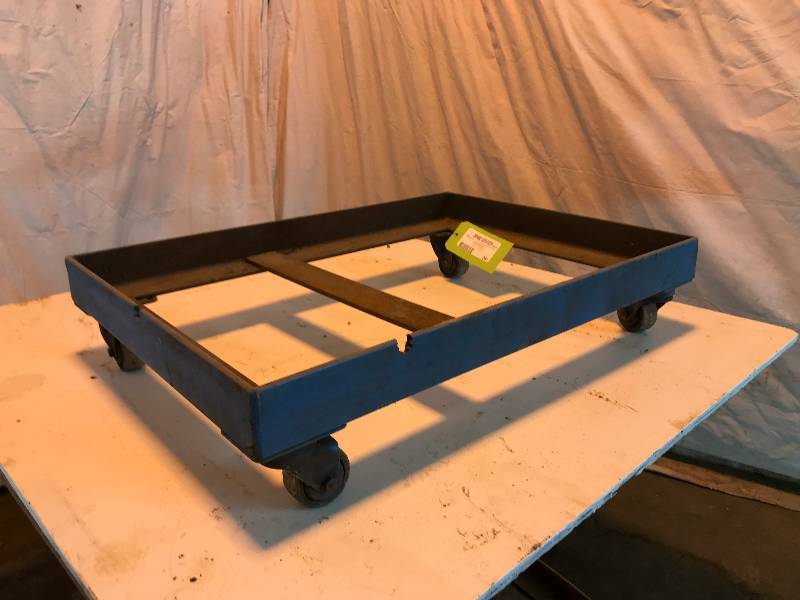 lot 261 image: Roller Cart