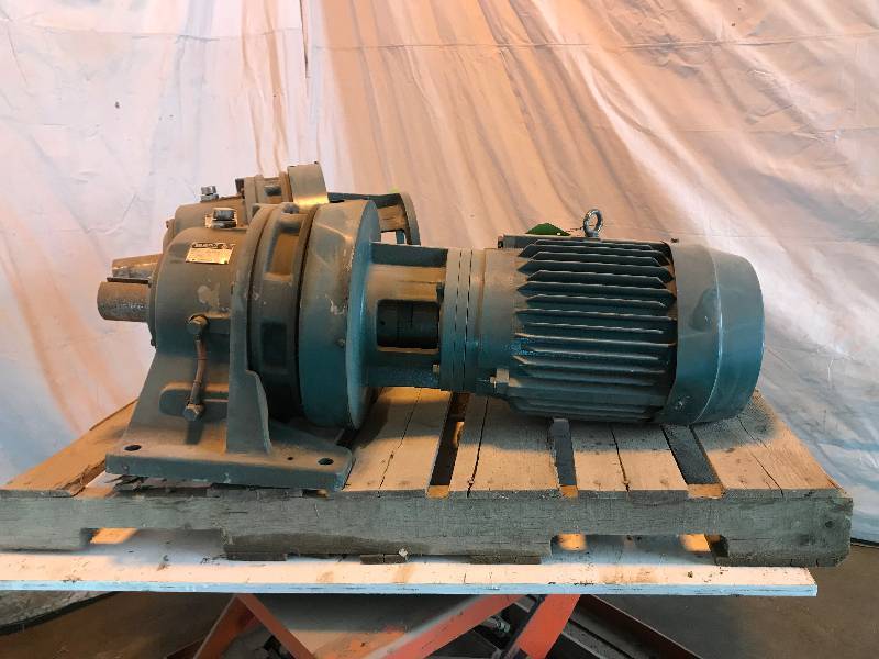 lot 267 image: SM Cyclo Reducer and Motor