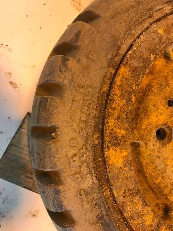 lot 327 image: Forklift tires