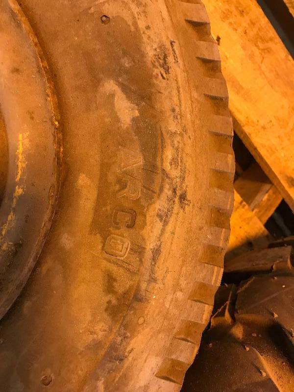 lot 323 image: Forklift tires