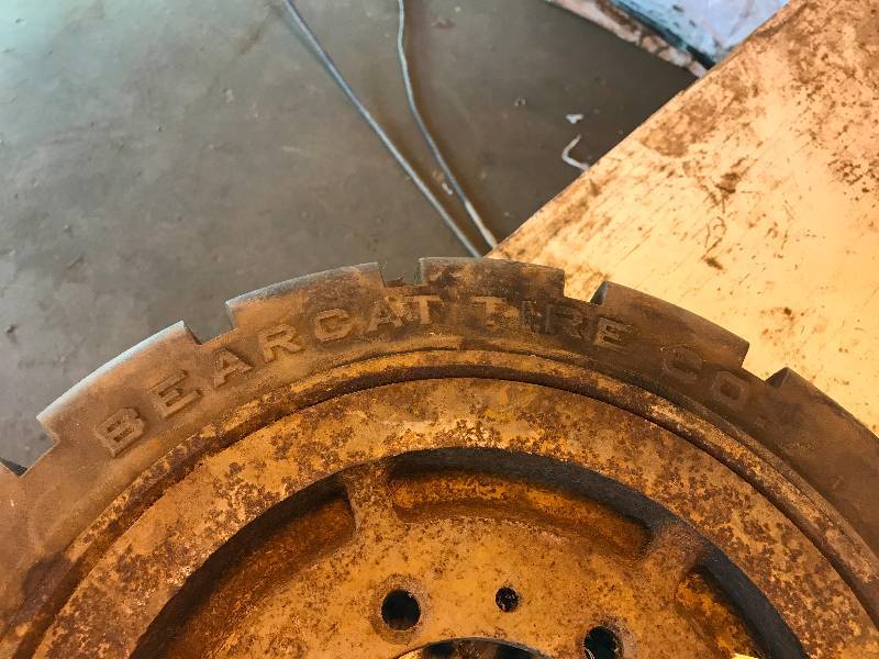 lot 317 image: Forklift tires
