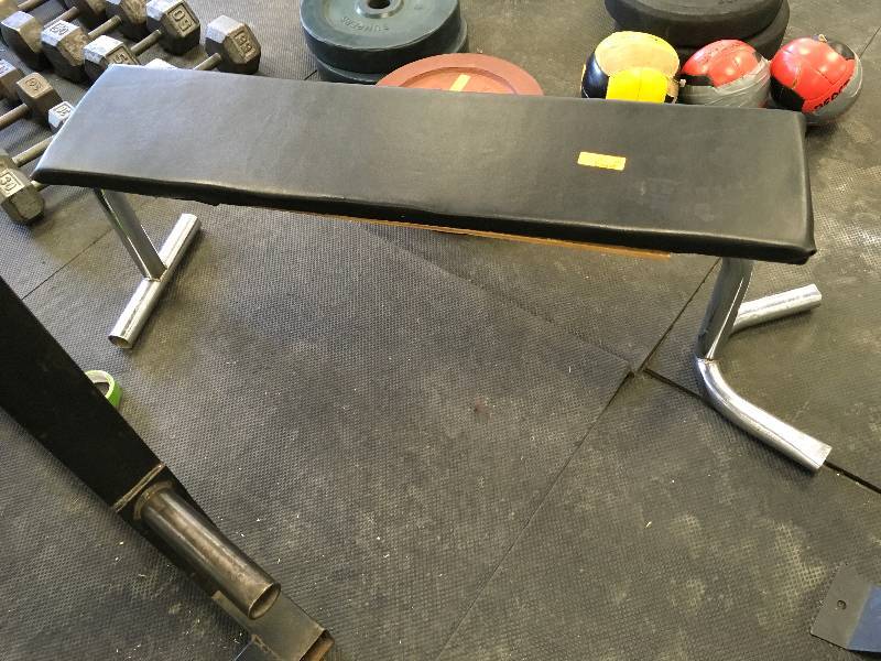 EXERCISE BENCH, BROKE