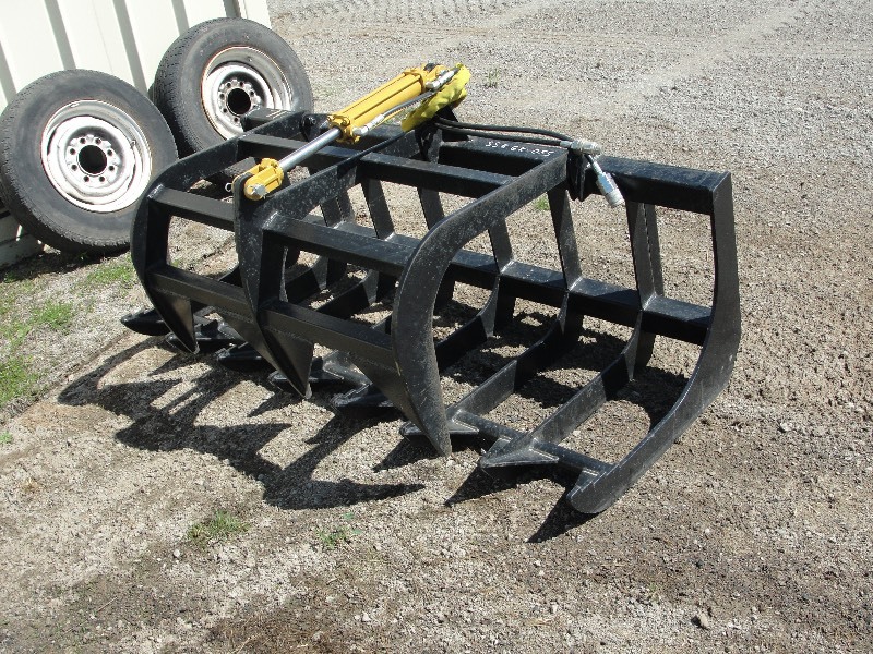 lot 4 image: 66 GRAPPLE