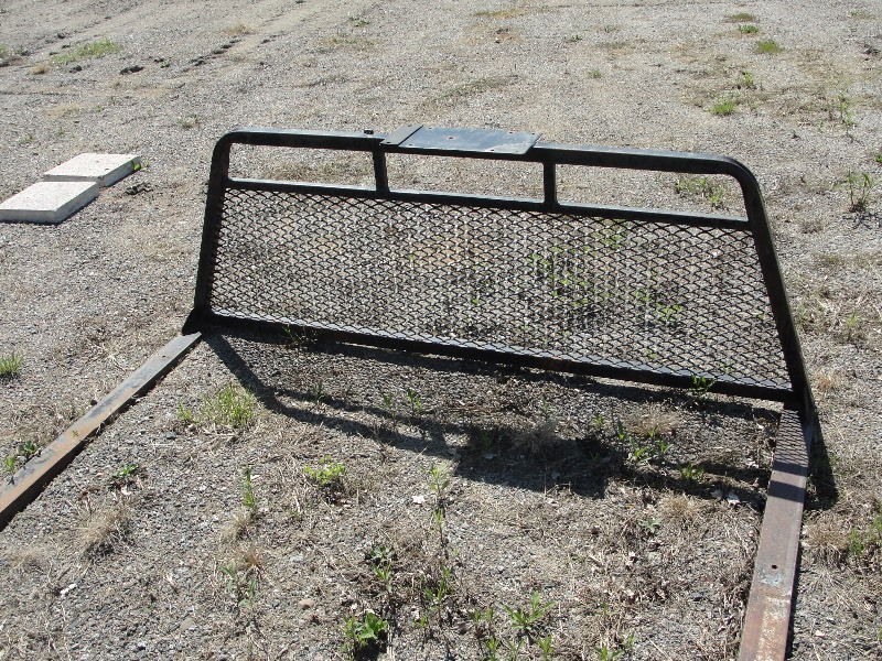 lot 8 image: HEADACHE RACK