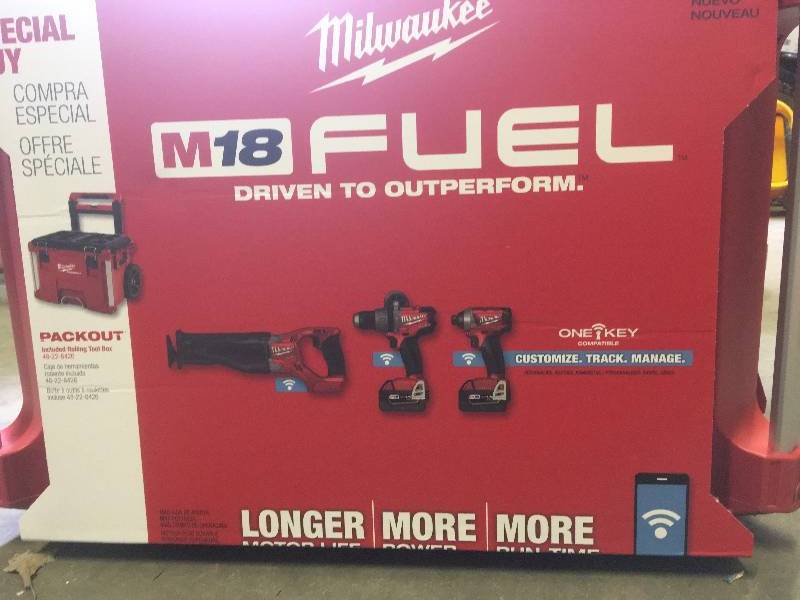 Milwaukee 2796-22PO M18 FUEL with ONEKEY 2PC Combo Kit with FREE M18 FUEL Sawzall wONEKEY and PACKOUT Rolling Case in working conditions new