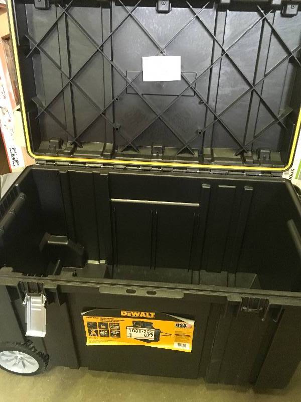Dewalt Mobile toolbox missing latch